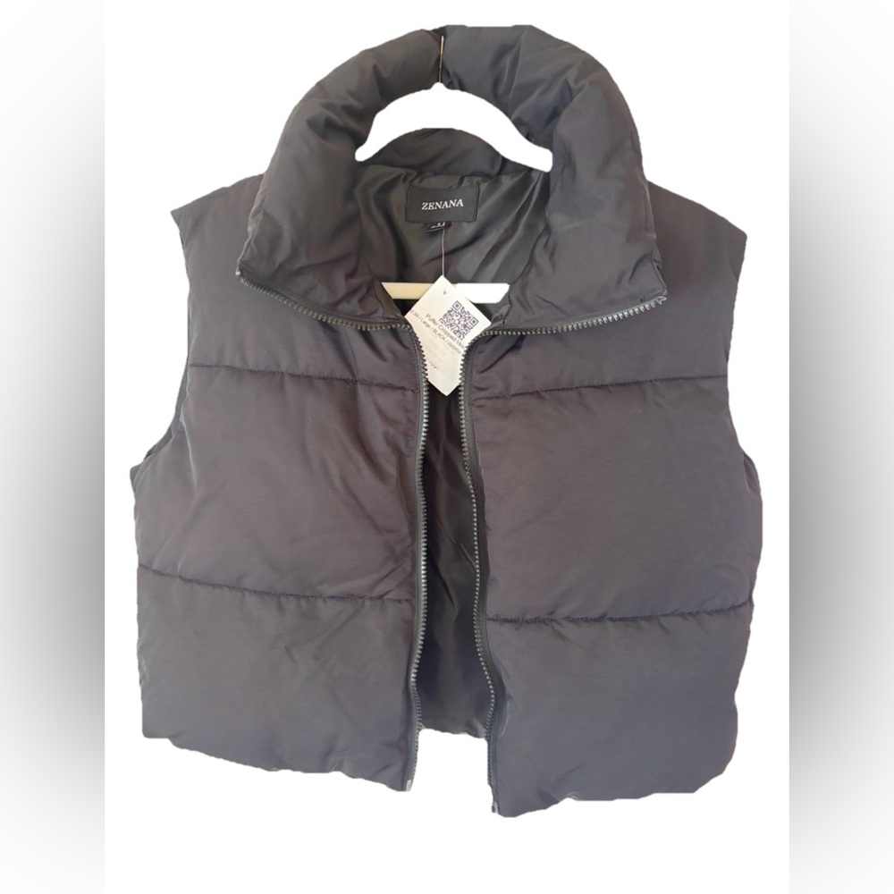 Zenana Black Puffer crop Vest NWT